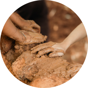 เรียนรู้ขั้นตอนการสร้างบ้านที่ต้องก่อสร้างด้วยสองมือของตัวเอง