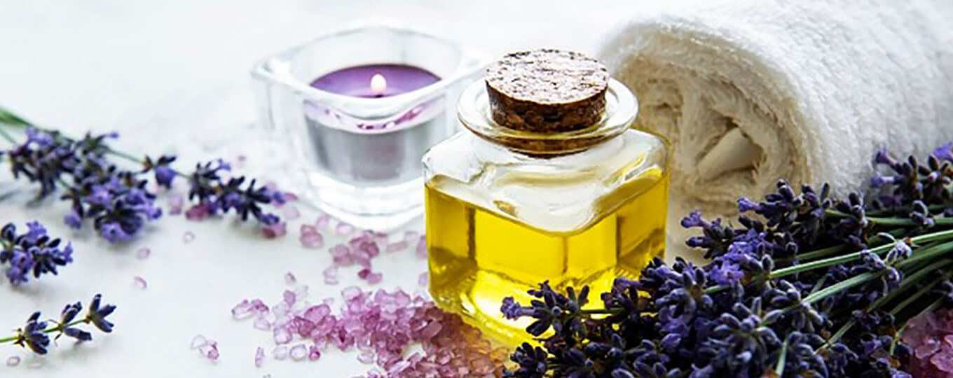 น้ำมันที่มีกลิ่นหอมของลาเวนเดอร์