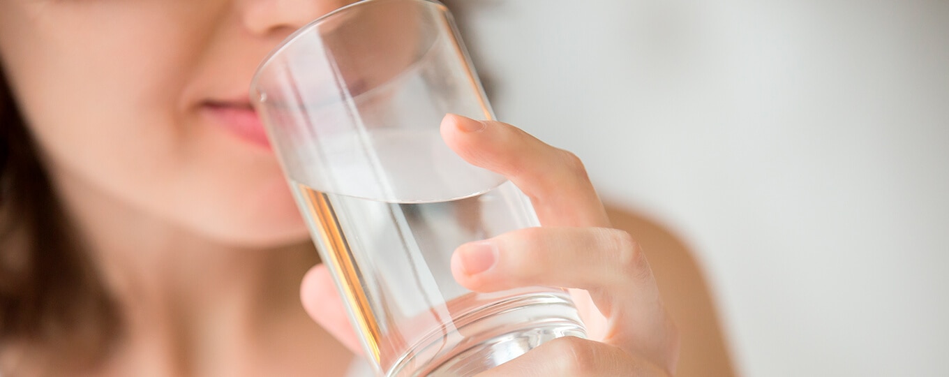 ดื่มน้ำเพื่อเพิ่มความเนียนนุ่มให้ผิว